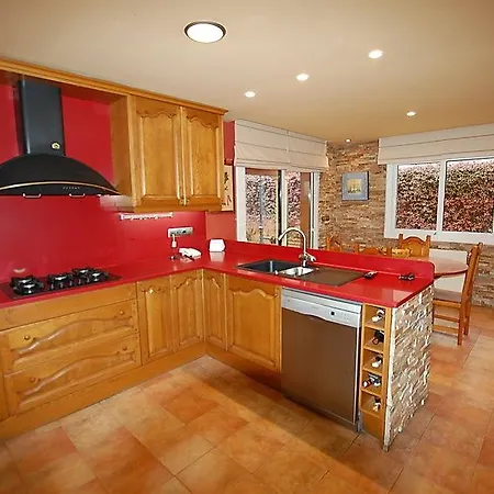 105363) Casa En Con Internet, Aire Acondicionado, Aparcamiento, Jardin Hotel *