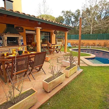 Hotel 105363) Casa En Con Internet, Aire Acondicionado, Aparcamiento, Jardin